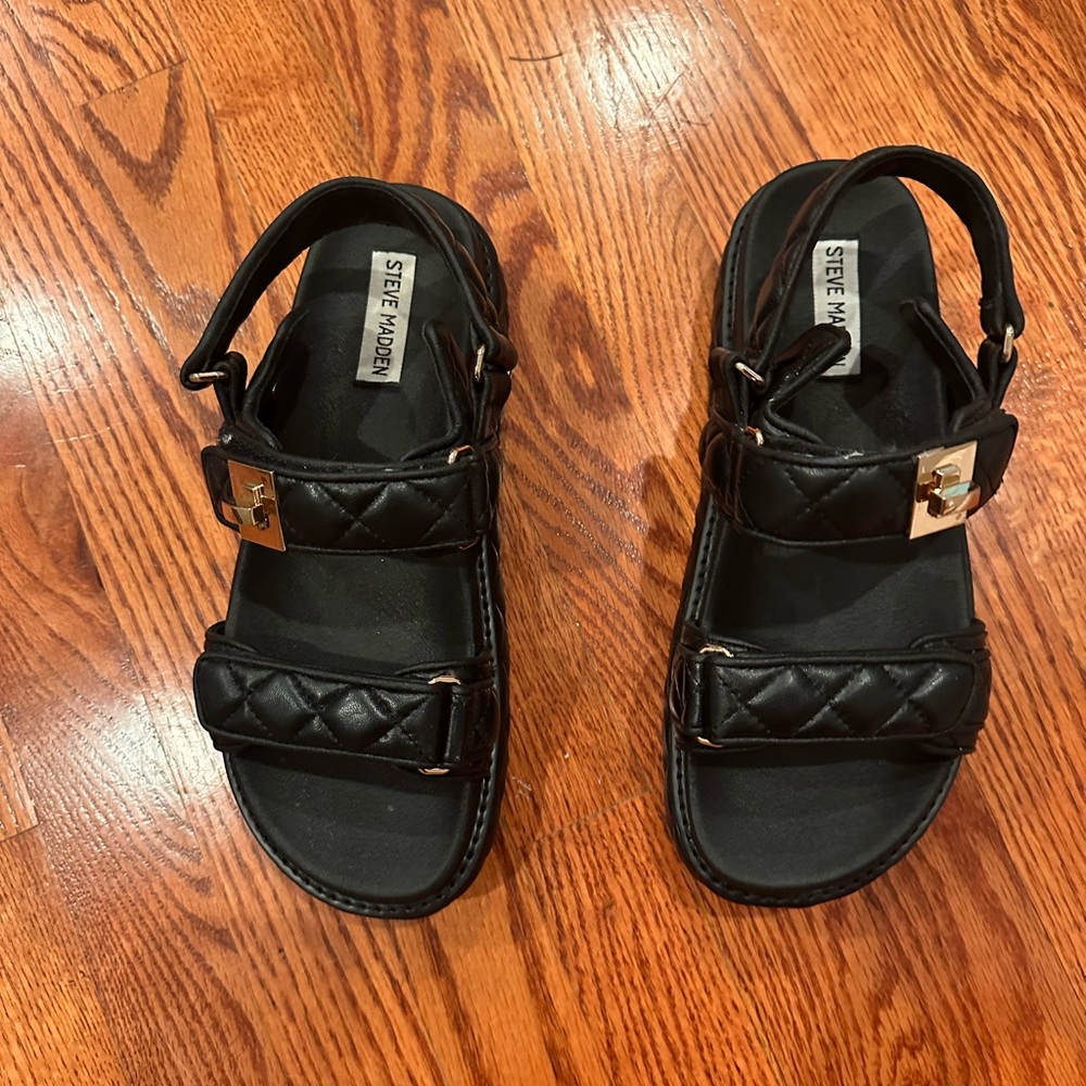 Steve Madden Black Quilted Sandals